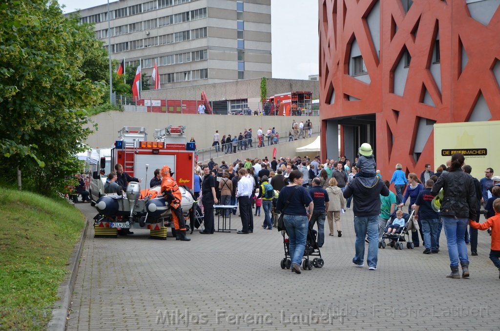 Tag der Offenen Tuer BF Koeln Weidenpesch Scheibenstr P184.JPG